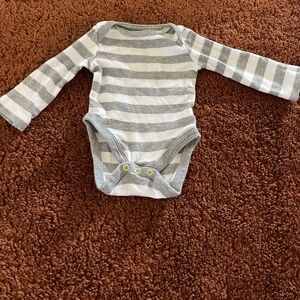 ‼️Mix and Match 3 items for $5‼️ Cat and Jack Newborn long sleeve onesie